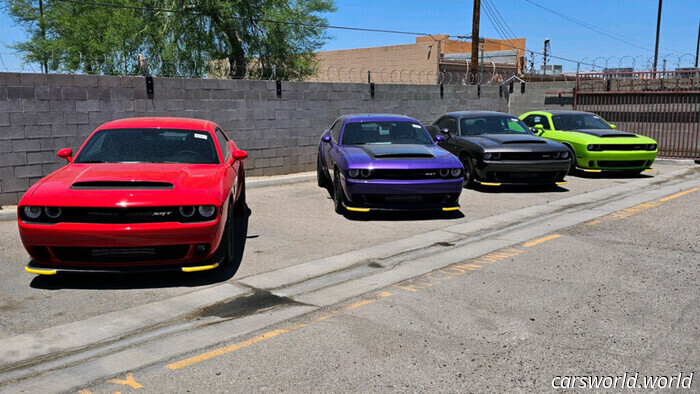 Alguien Está Tratando De Vender Un Camión Lleno De Nuevos Challenger Demon 170 | Carscoops